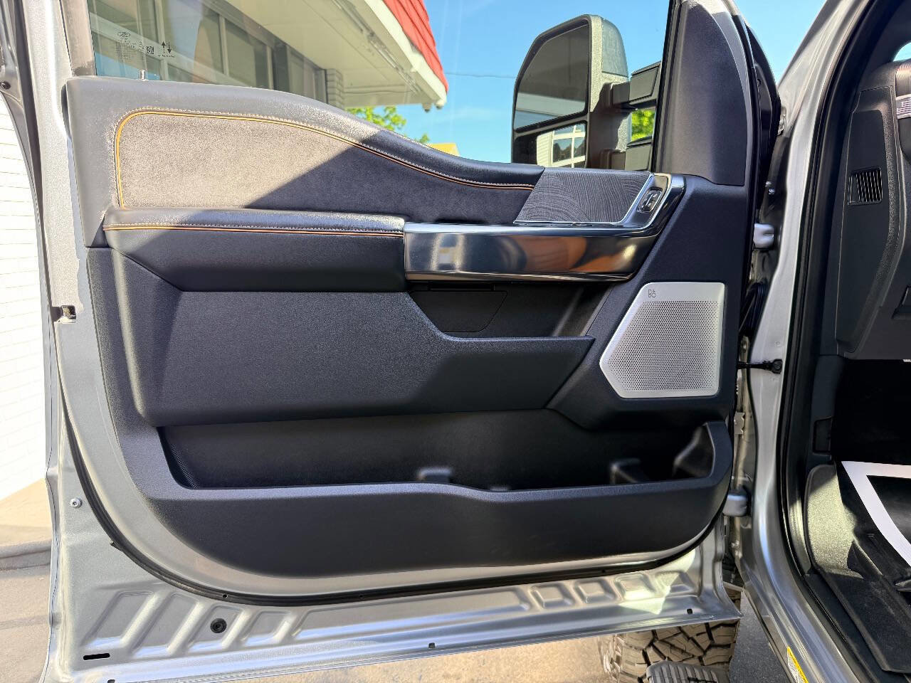 Used 2024 Ford F450 Platinum w/ FX4 Off-Road Package image 18