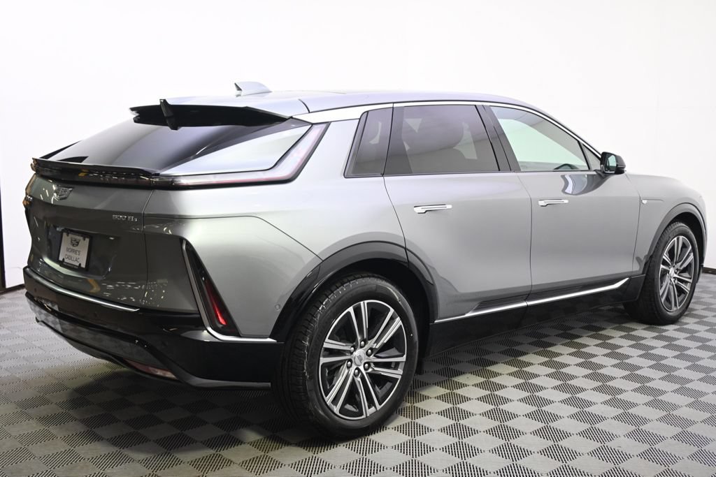 New 2026 Cadillac Lyriq Luxury AWD/4WD image 7