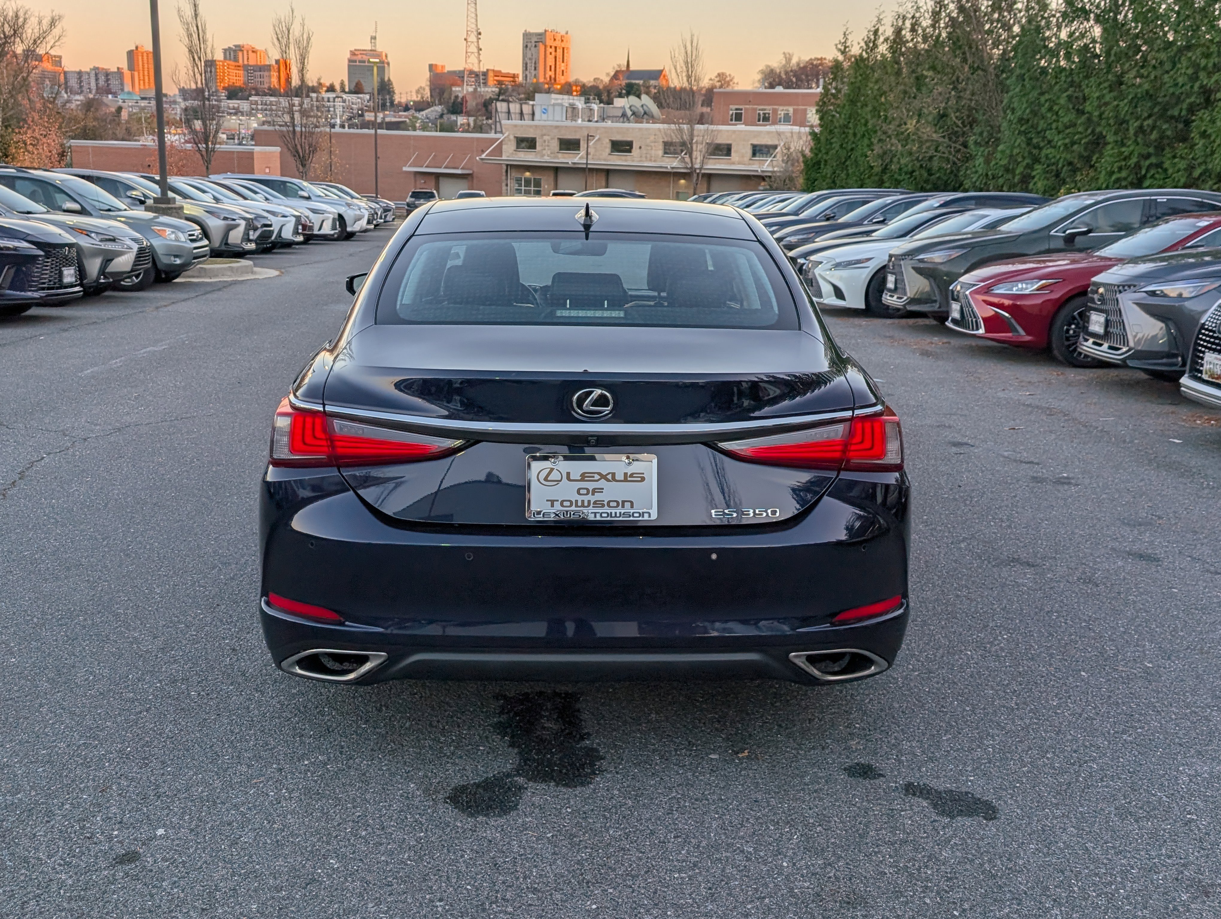 Certified 2019 Lexus ES 350 w/ Accessory Package image 4