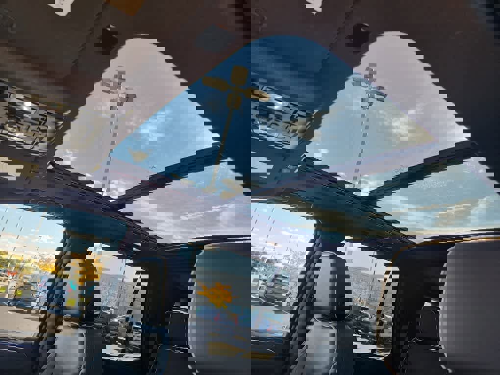 Used 2022 GMC Yukon SLT w/ SLT Luxury Package image 25