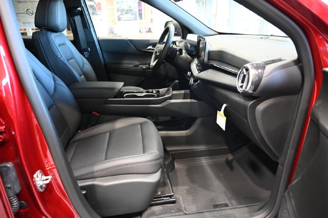 New 2027 Chevrolet Equinox LT w/ Convenience Package II FWD image 10