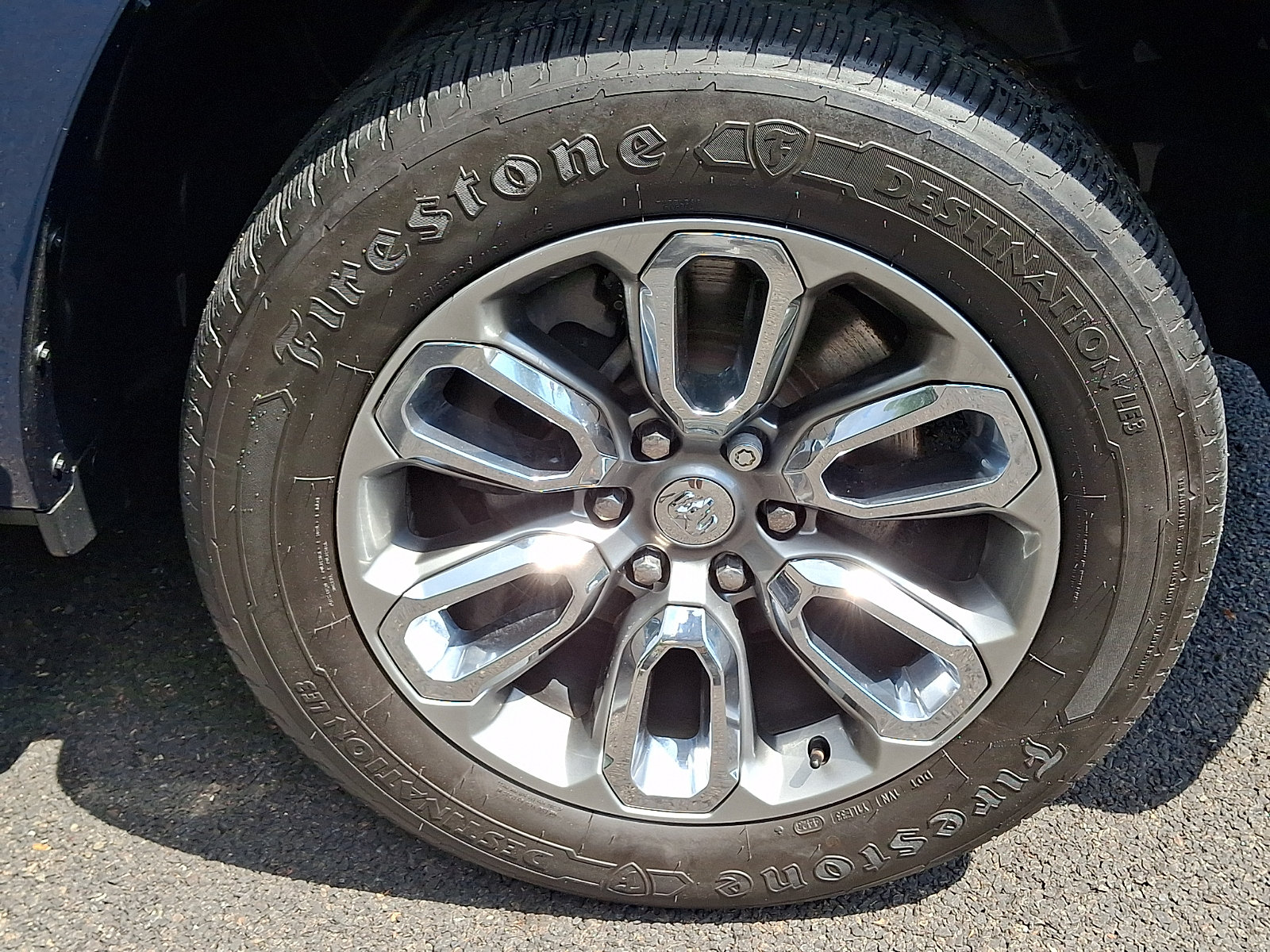 Used 2020 RAM 1500 Laramie AWD/4WD image 8