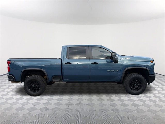 Used 2024 Chevrolet Silverado 2500 ZR2 w/ Technology Package image 4