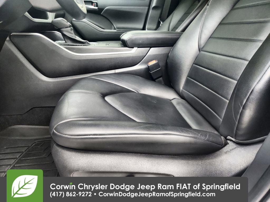 Used 2023 Toyota Highlander XLE FWD image 19
