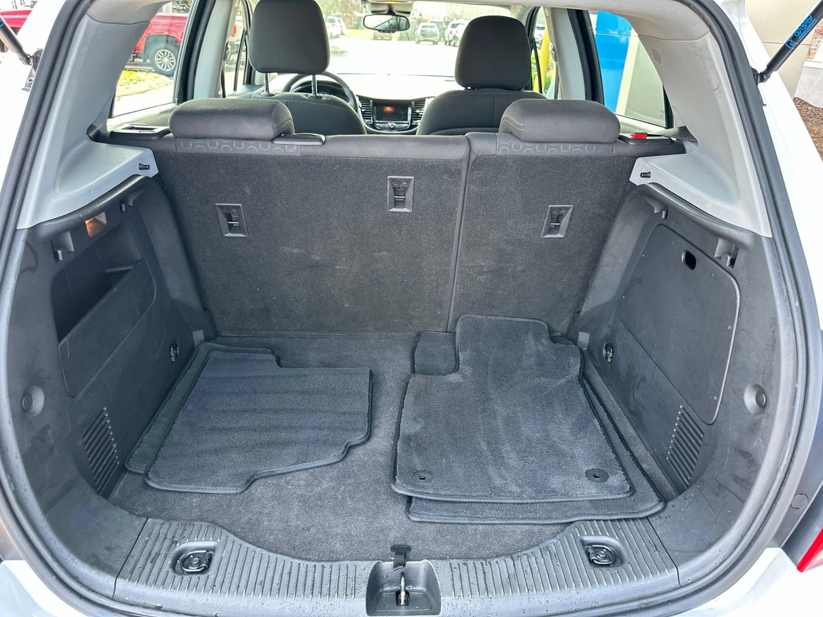 Used 2018 Chevrolet Trax LS AWD/4WD image 12