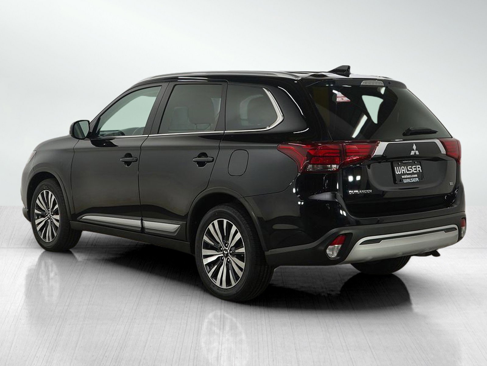 Used 2020 Mitsubishi Outlander SEL image 3