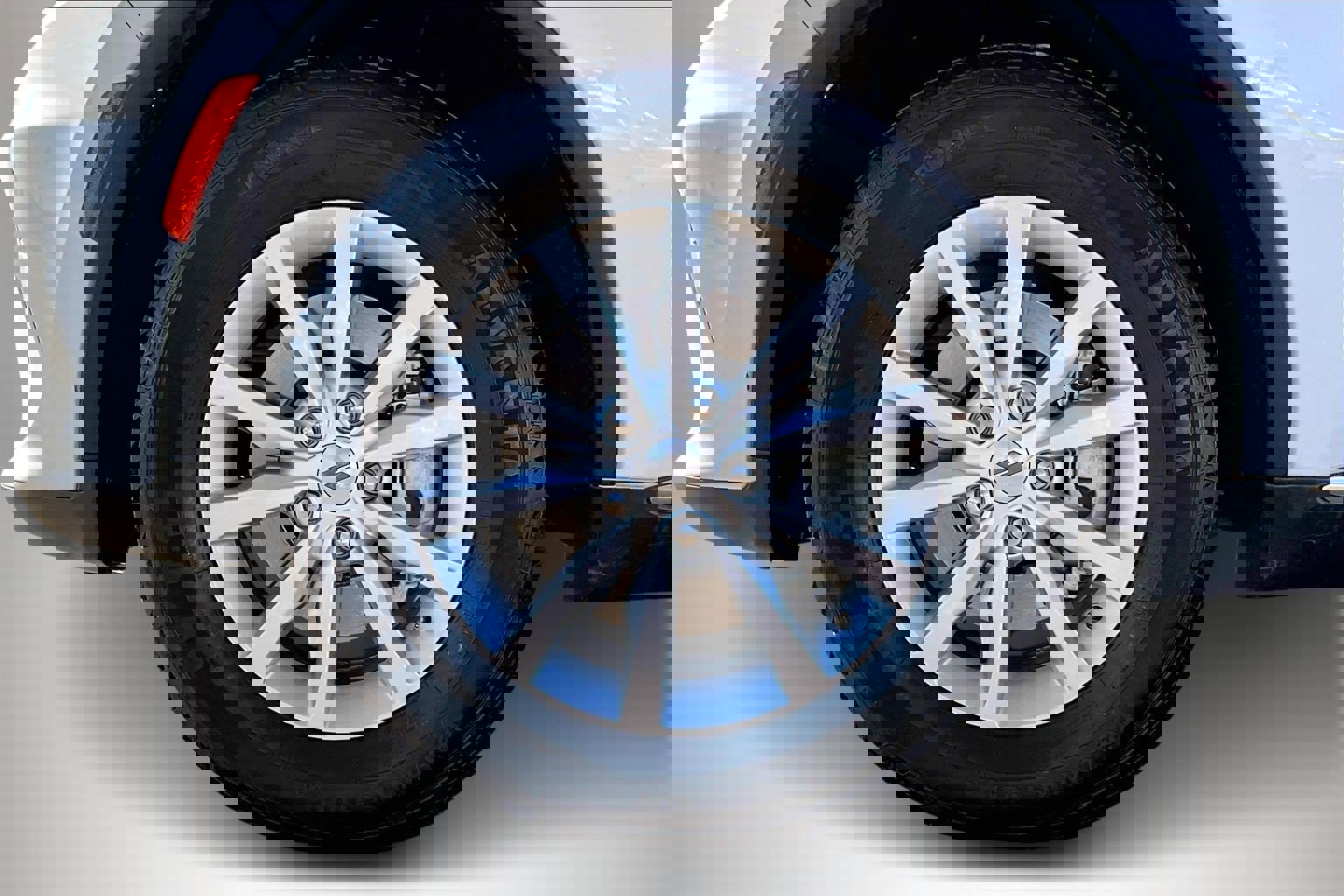 Used 2023 Dodge Durango SXT image 33