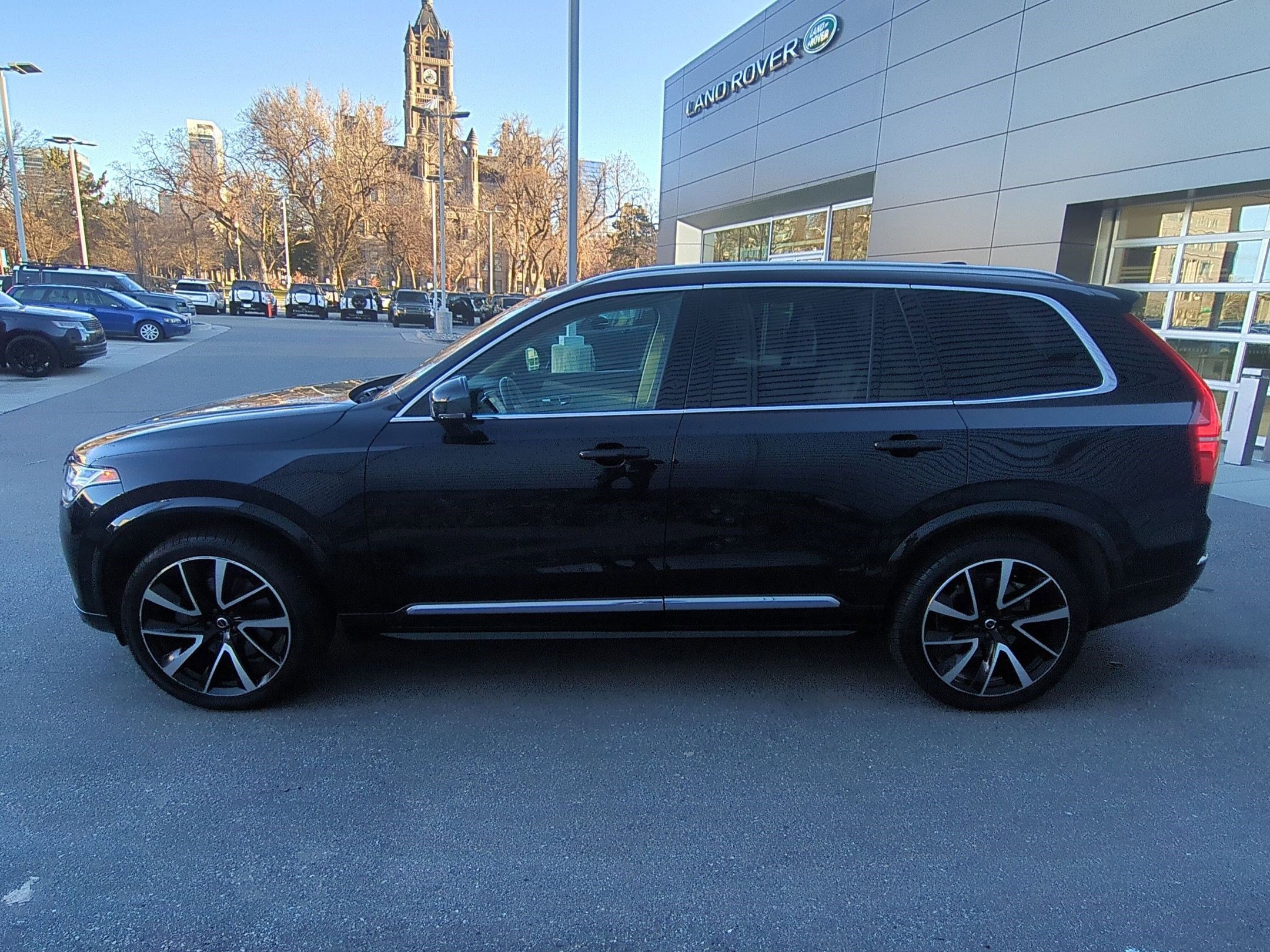 Used 2023 Volvo XC90 B5 Plus w/ Protection Package Premier image 7