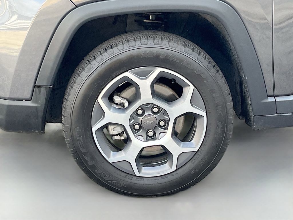 Used 2022 Jeep Compass Trailhawk image 30