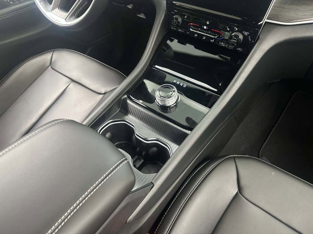 New 2025 Jeep Grand Cherokee L Limited w/ Black Appearance Package image 21