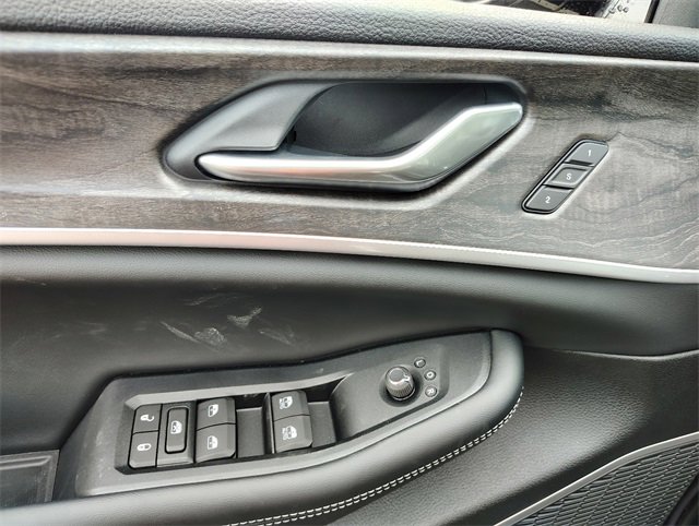 New 2026 Jeep Grand Cherokee Limited image 13