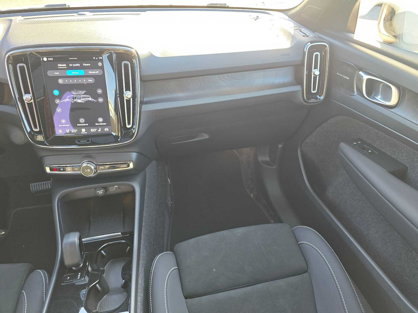 Certified 2023 Volvo XC40 Recharge Ultimate AWD/4WD image 19