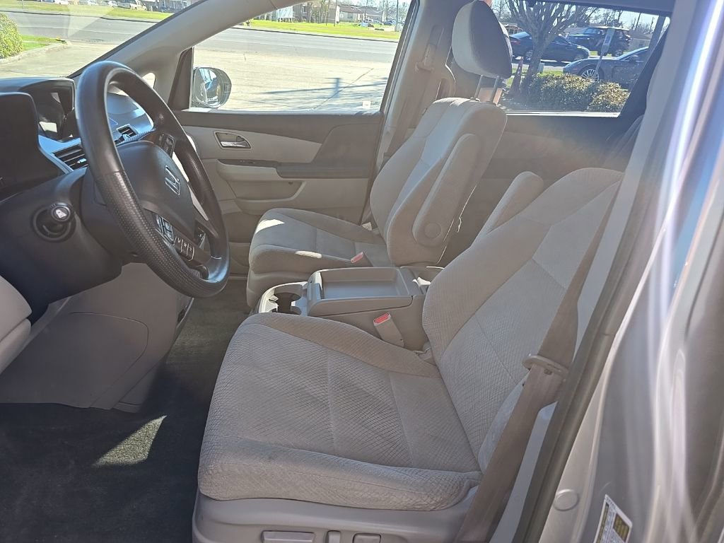 Used 2016 Honda Odyssey SE image 9