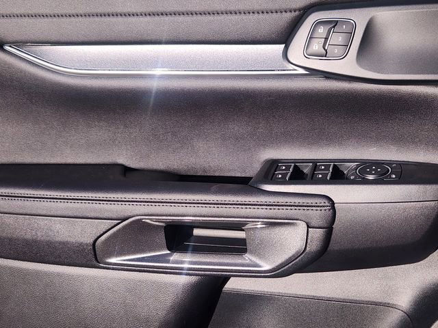 New 2025 Ford Ranger Lariat w/ Black Appearance Package image 9