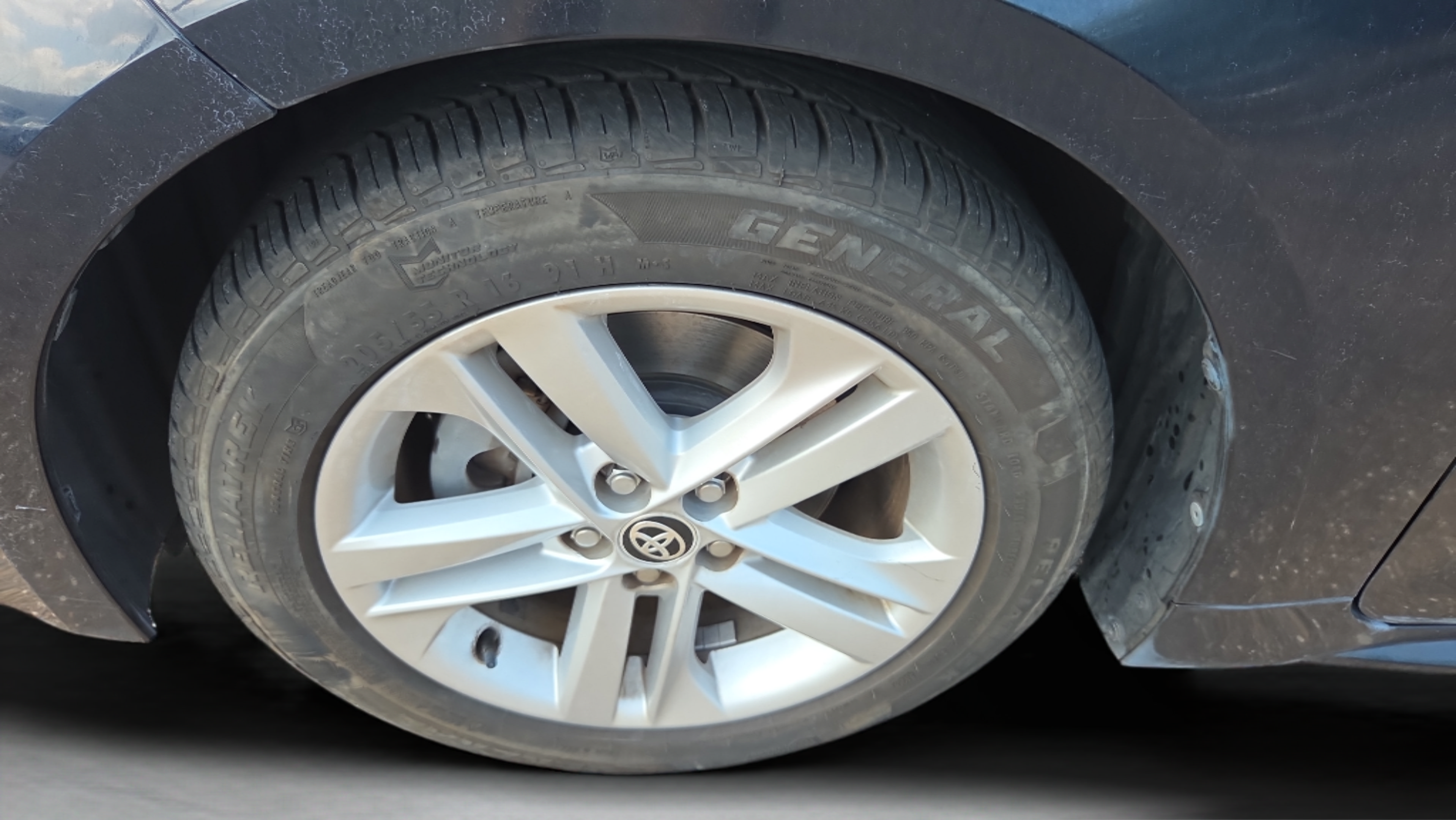 Used 2019 Toyota Corolla SE w/ SE Option Package FWD image 28