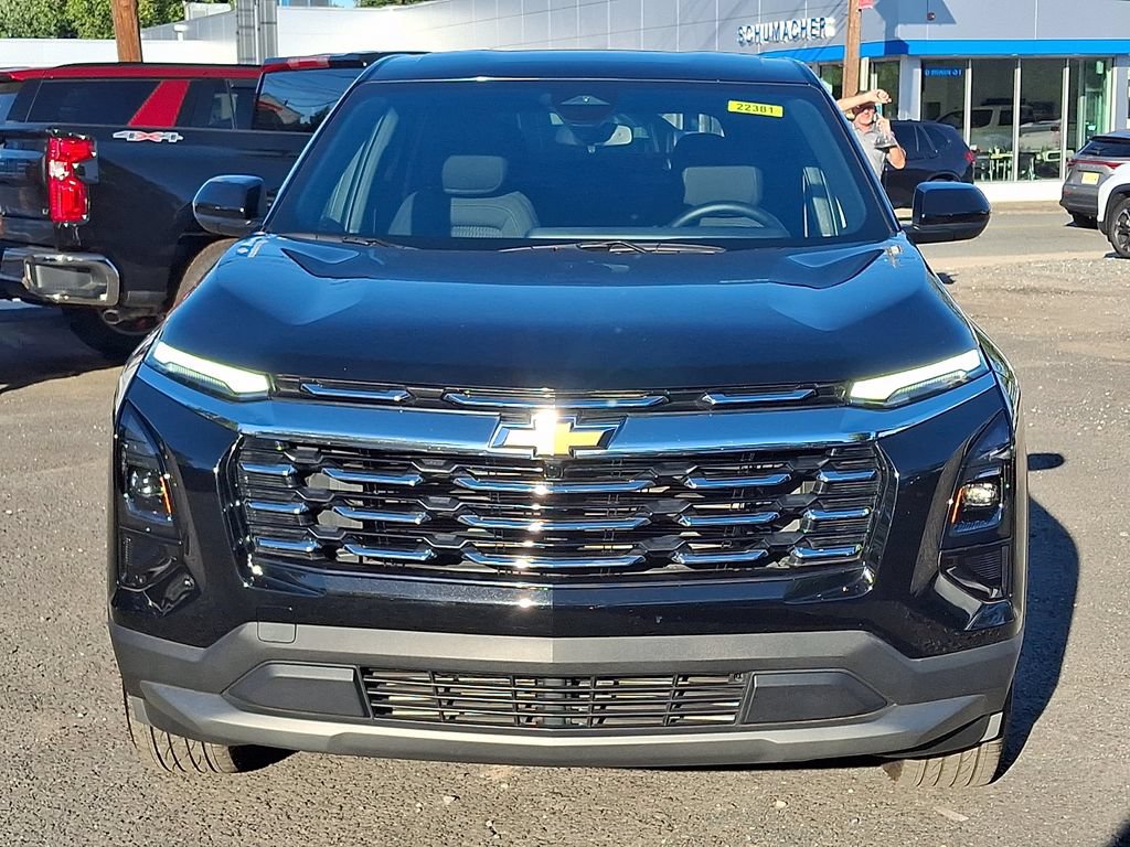 Used 2025 Chevrolet Equinox LT FWD image 2