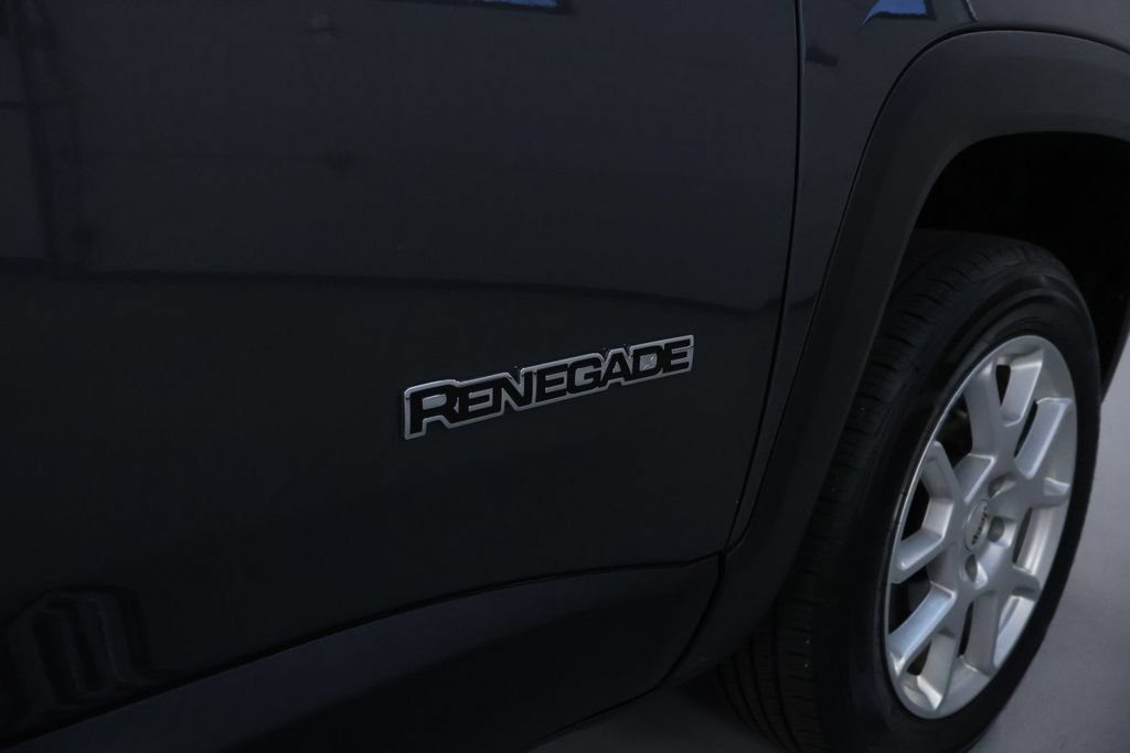 Used 2023 Jeep Renegade Latitude AWD/4WD image 10