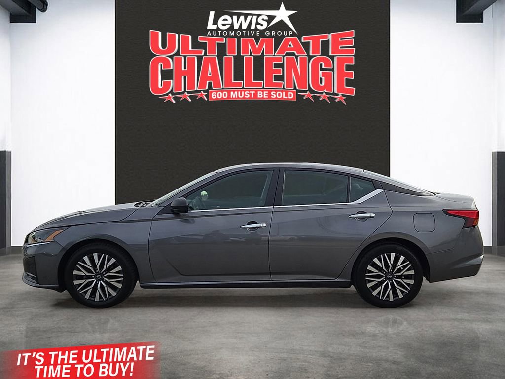 Used 2024 Nissan Altima 2.5 SV image 2