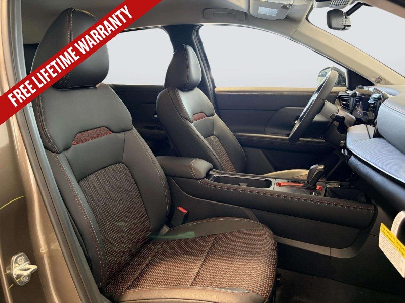 New 2026 Nissan Kicks SR FWD image 30