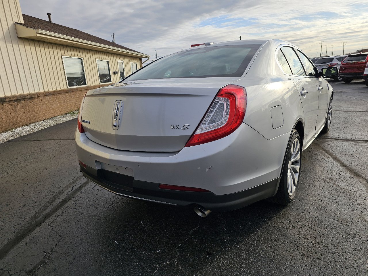 Used 2014 Lincoln MKS image 29