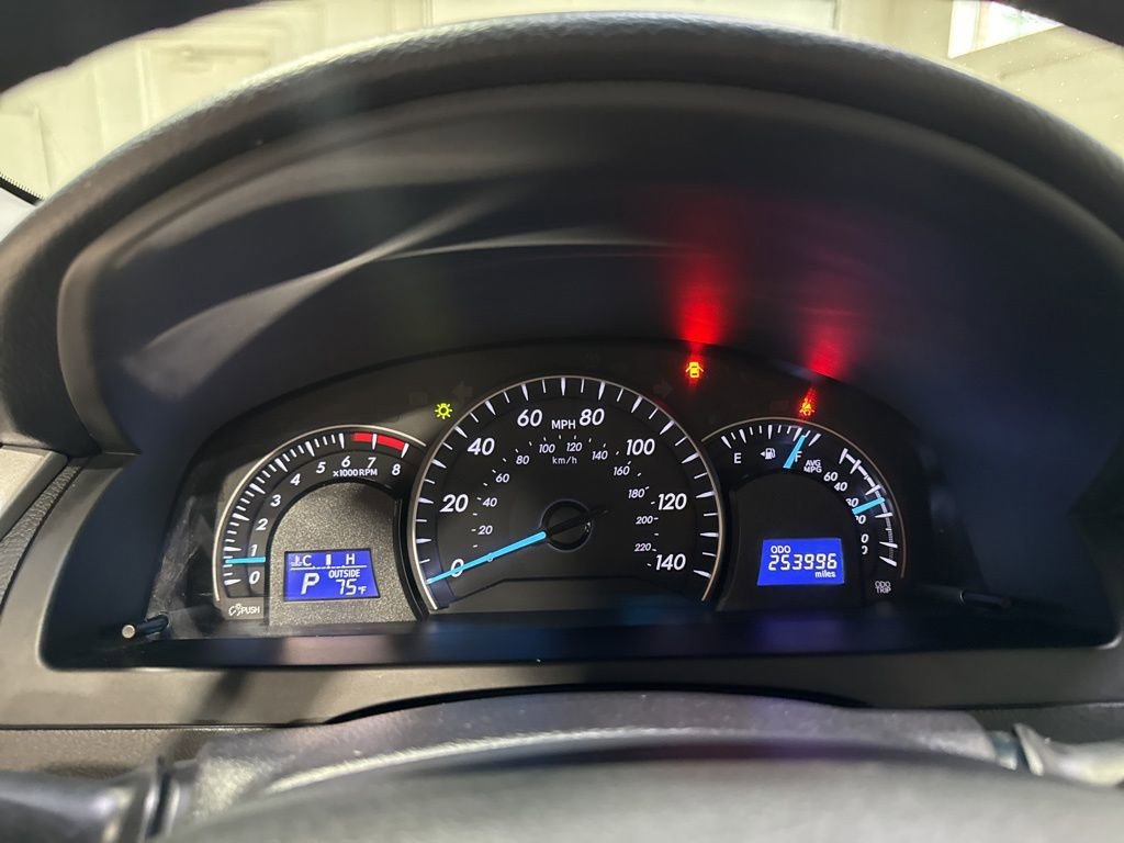 Used 2014 Toyota Camry LE FWD image 14