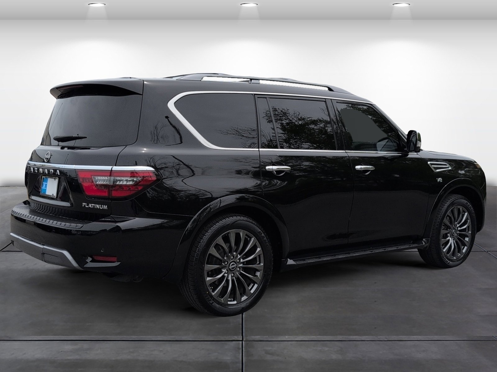 Used 2022 Nissan Armada Platinum w/ Captain's Chairs Package RWD image 5