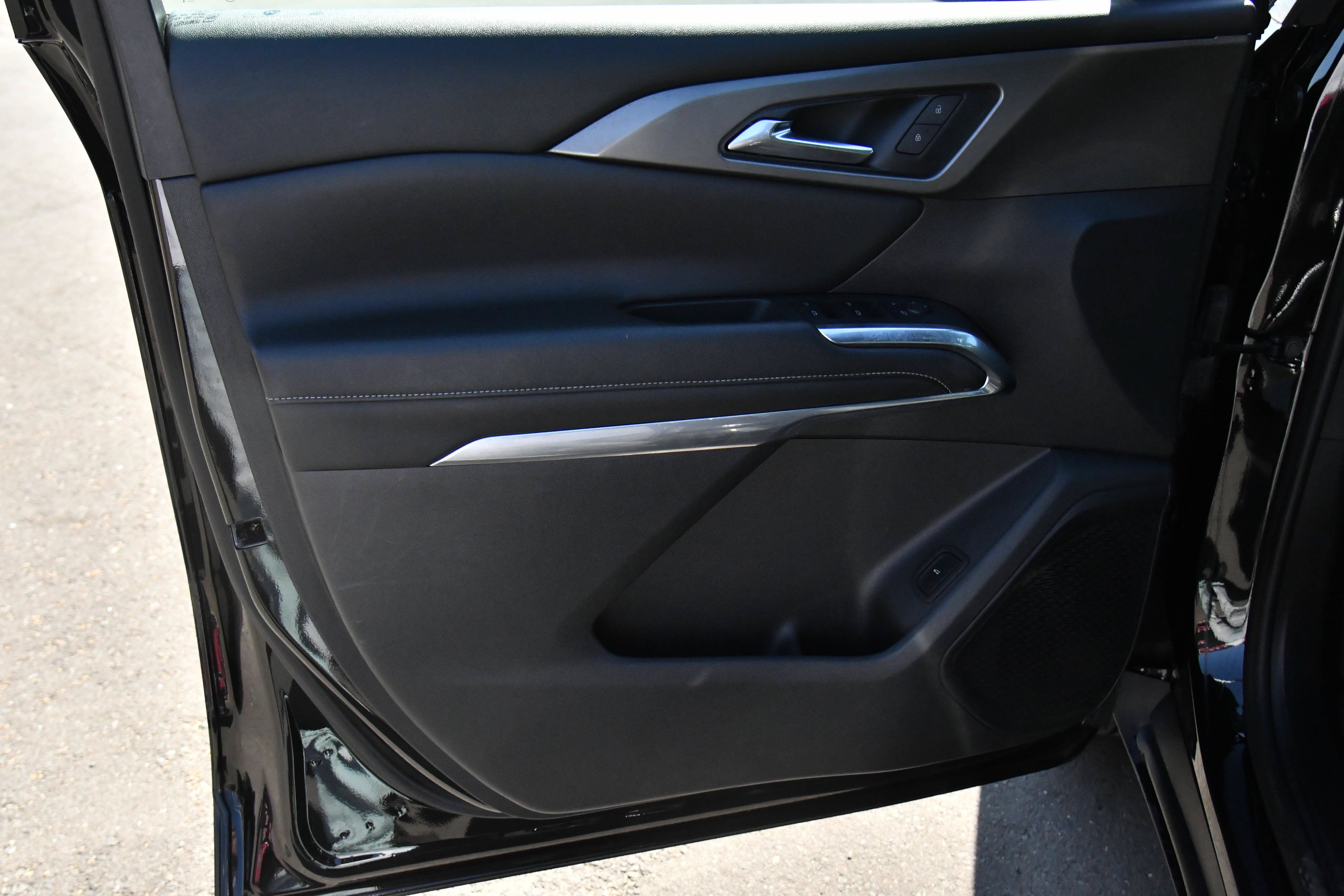 Used 2024 Chevrolet Traverse LT FWD image 14
