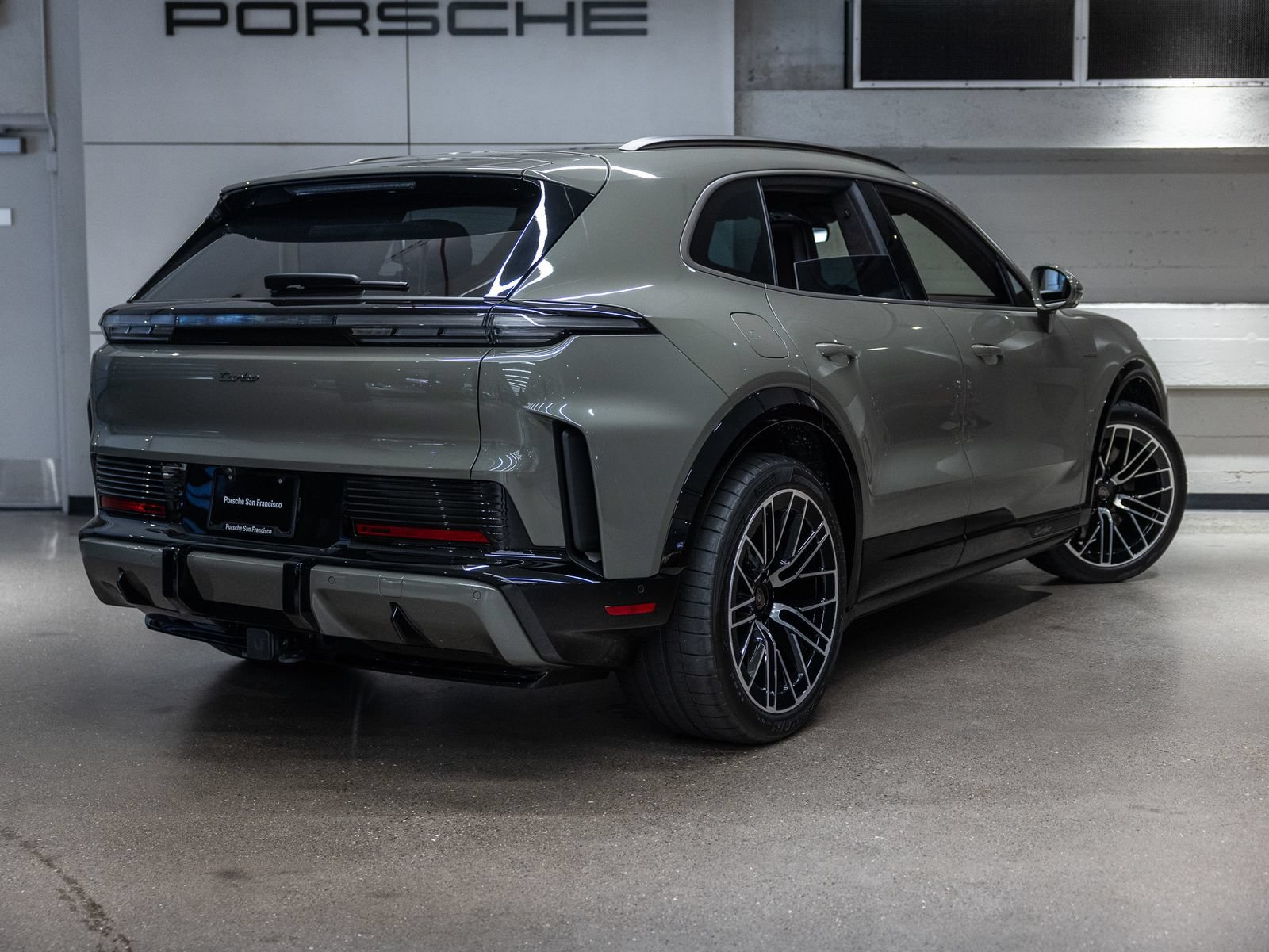 New 2026 Porsche Cayenne Turbo AWD/4WD image 8
