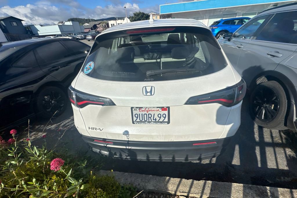 Used 2025 Honda HR-V LX image 6