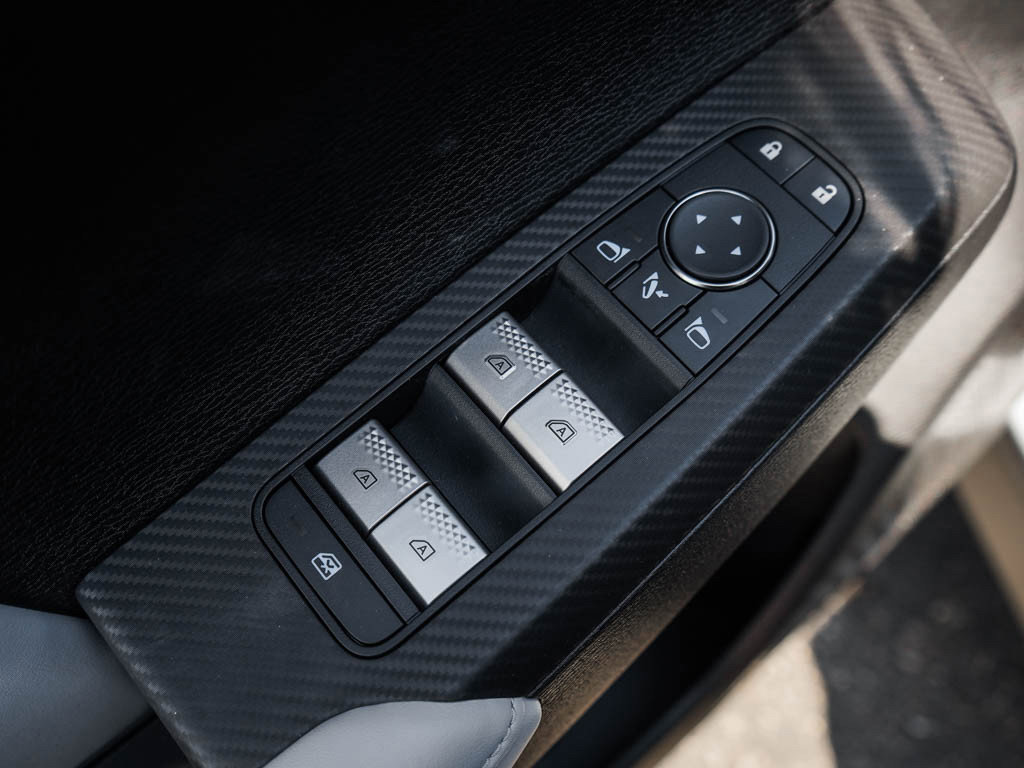 New 2026 Mitsubishi Outlander SE image 17