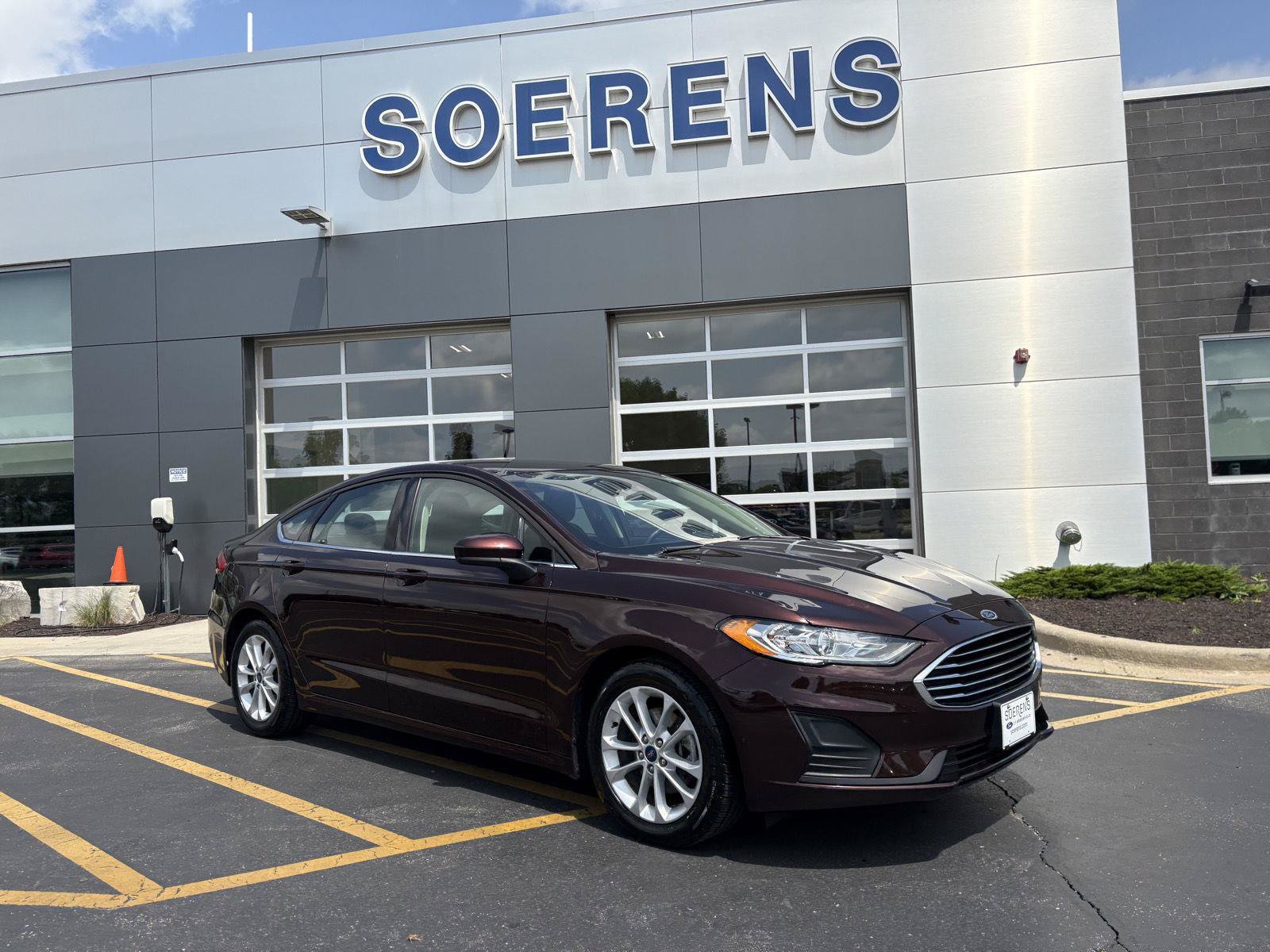 Used 2019 Ford Fusion SE FWD video 1