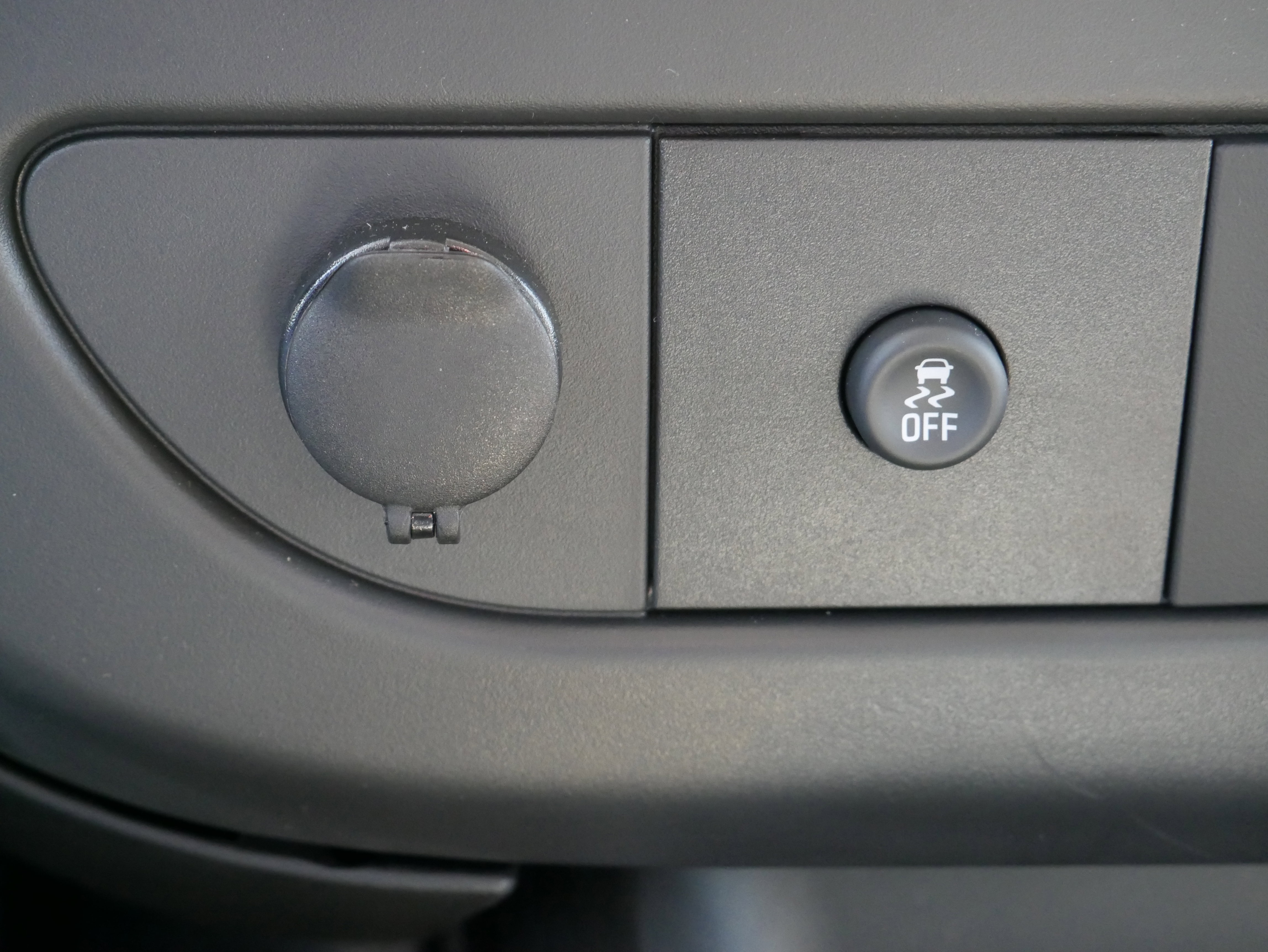 New 2025 Chevrolet Express 2500 w/ Driver Convenience Package image 23