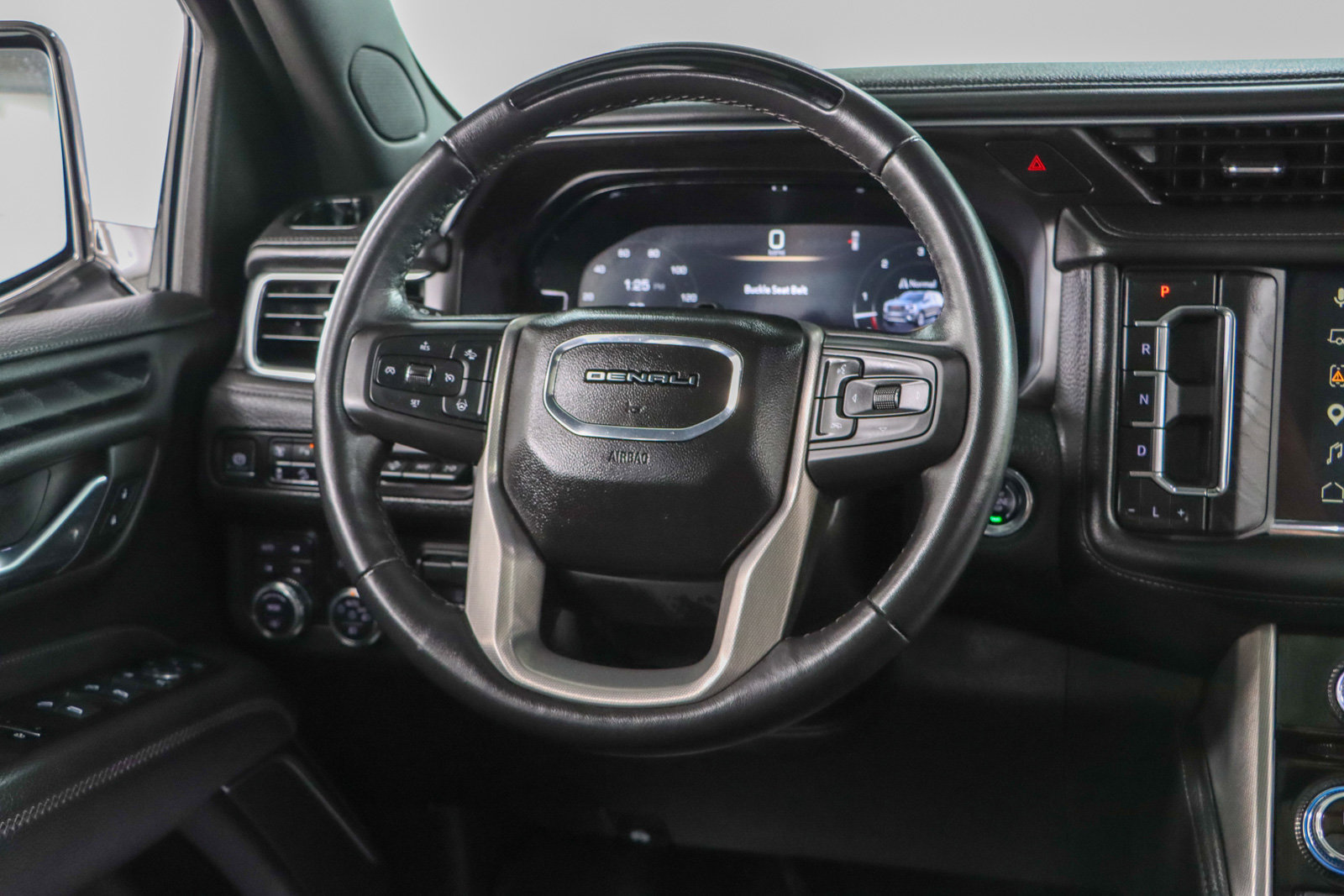 Used 2023 GMC Yukon Denali image 13