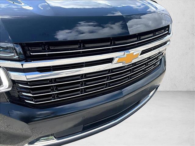 Used 2024 Chevrolet Suburban LT w/ Luxury Package RWD image 30