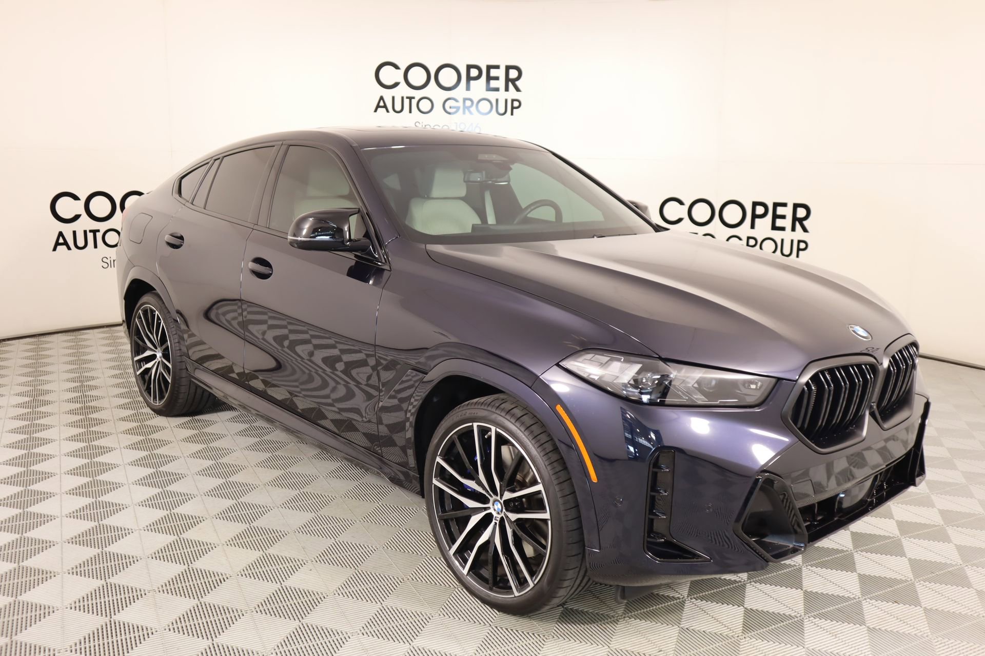 Used 2026 BMW X6 M60i image 1