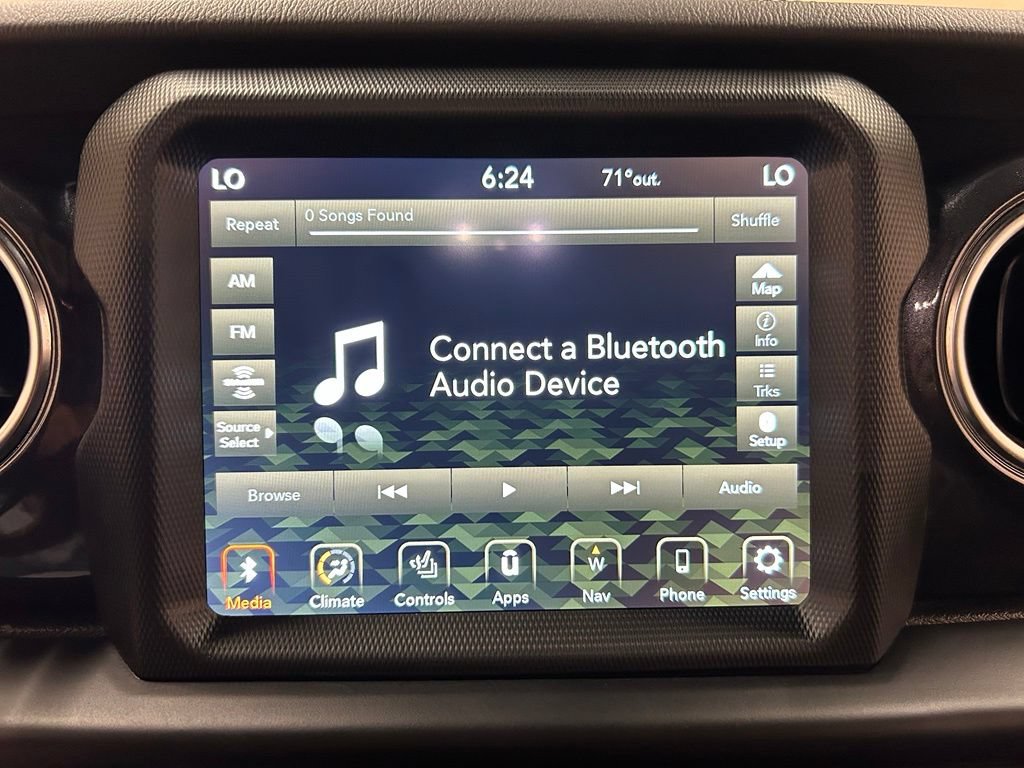Used 2022 Jeep Wrangler Unlimited Sahara AWD/4WD image 25