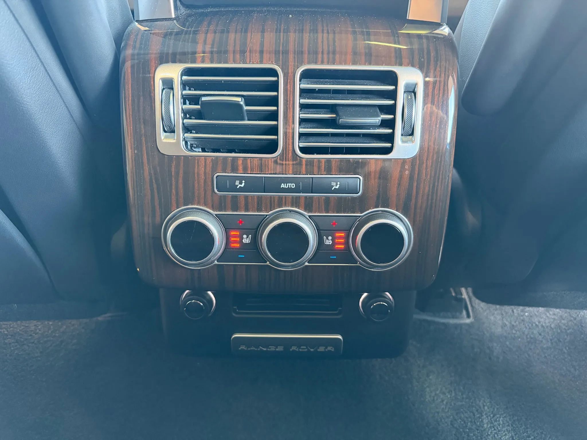 Used 2016 Land Rover Range Rover Supercharged image 10