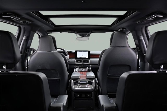 Used 2021 Lincoln Navigator Reserve image 22