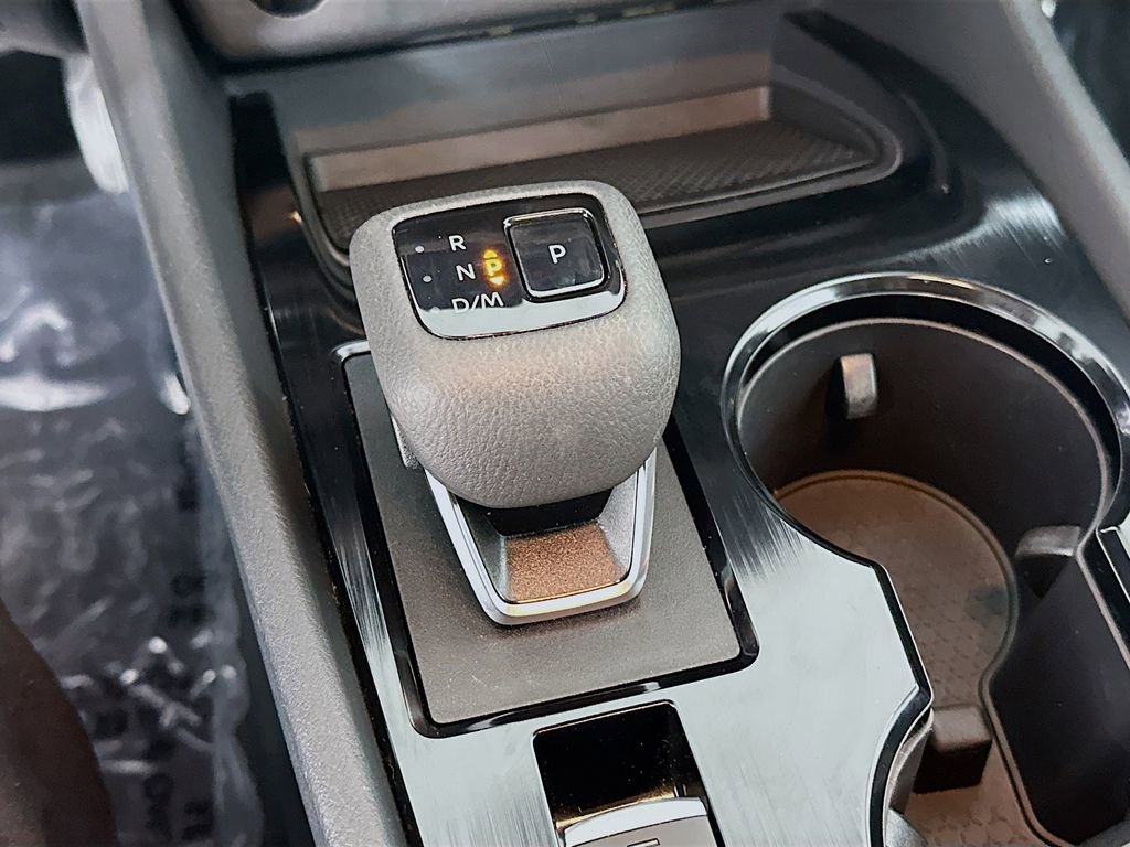 Used 2024 Nissan Rogue SV w/ SV Premium Package FWD image 19