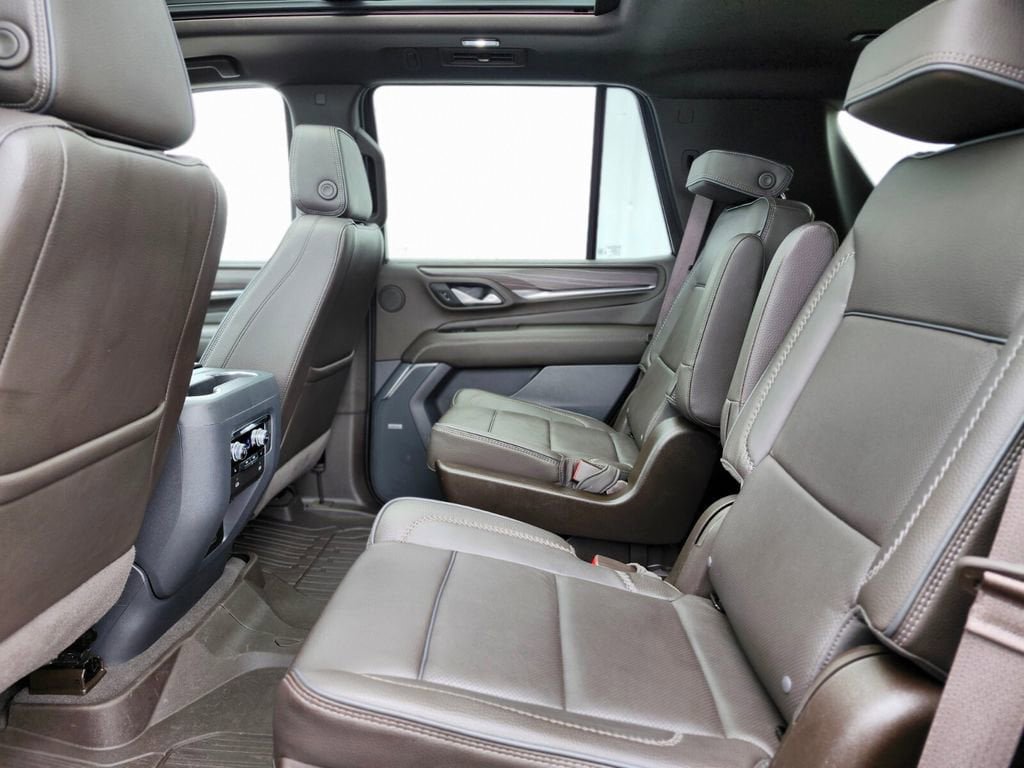 Used 2023 GMC Yukon Denali w/ LPO, Floor Liner Package AWD/4WD image 14