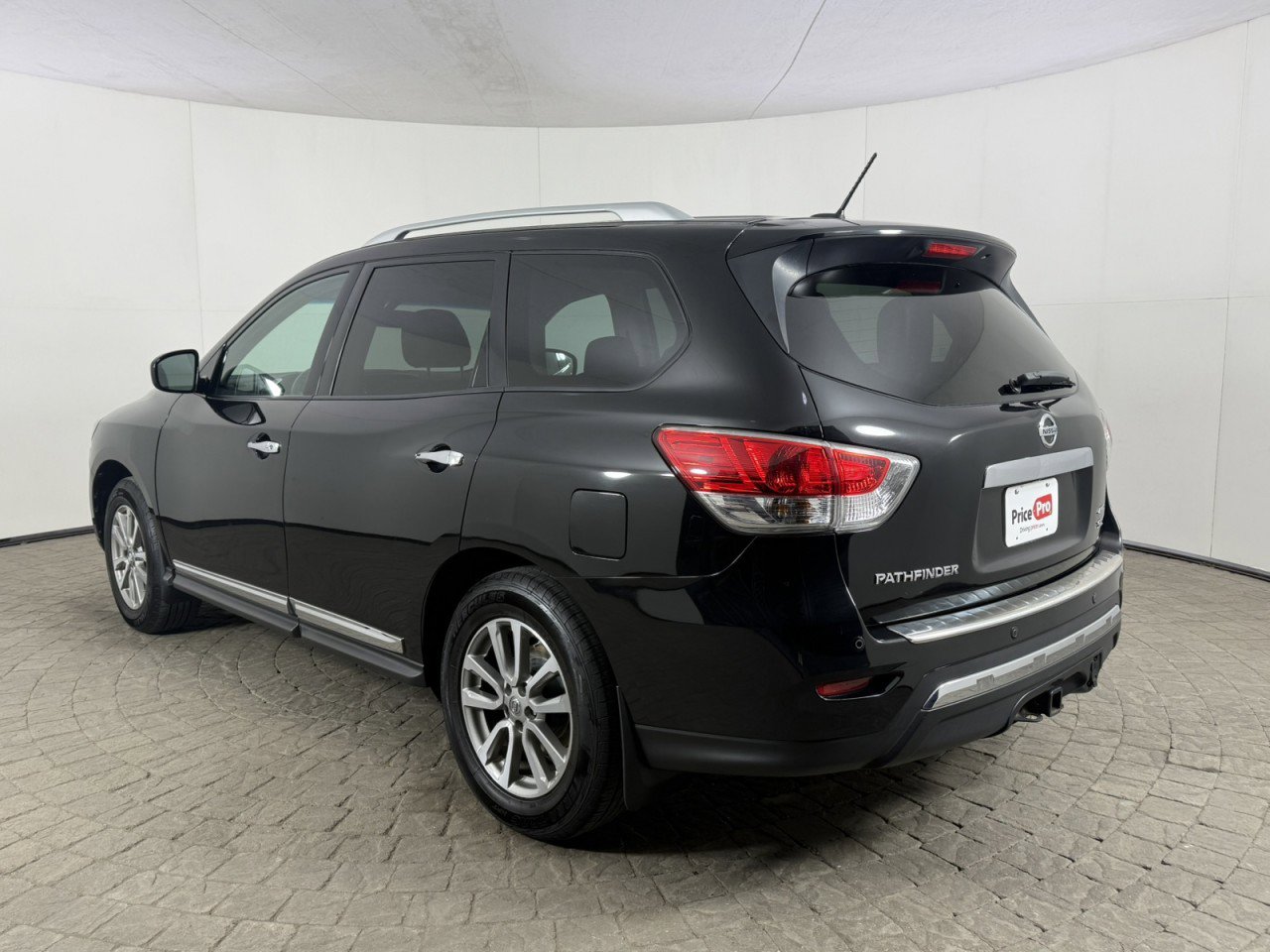Used 2016 Nissan Pathfinder SL AWD/4WD image 5