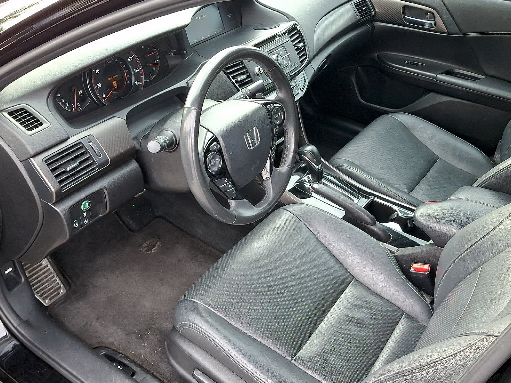 Used 2016 Honda Accord Sport image 17