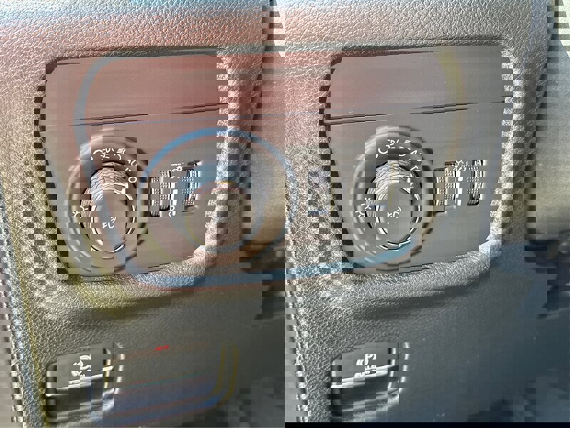 Used 2023 Jeep Grand Cherokee Limited image 87