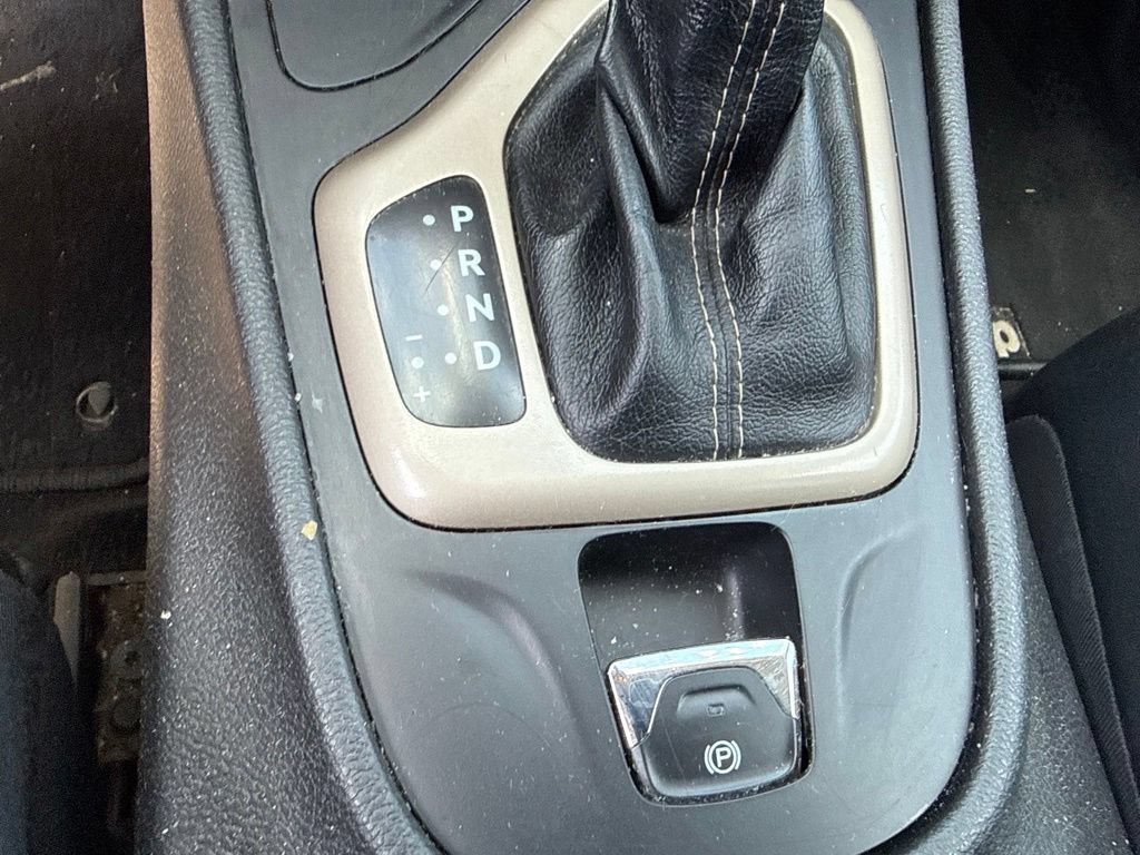 Used 2014 Jeep Cherokee Limited w/ Luxury Group AWD/4WD image 24