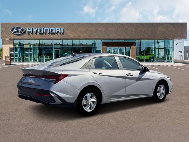 New 2026 Hyundai Elantra SE image 8