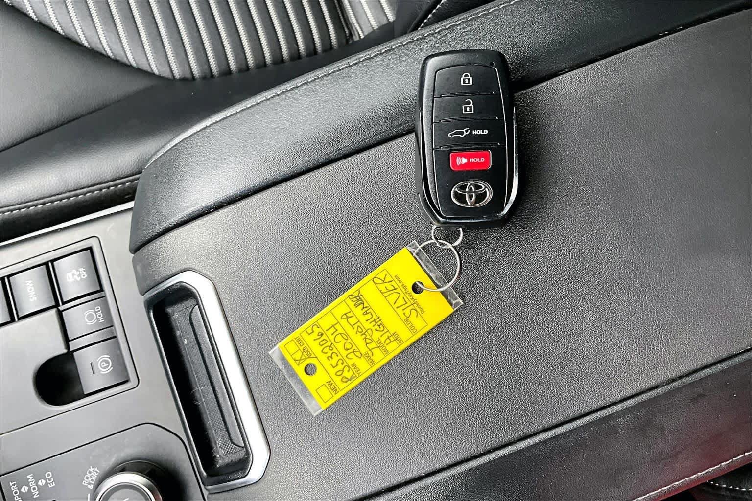 Used 2024 Toyota Highlander XSE AWD/4WD image 15