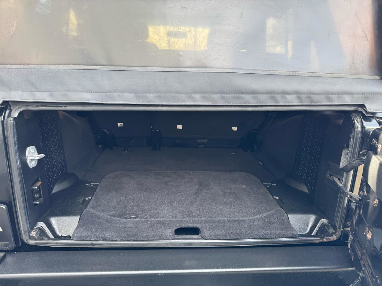 Used 2015 Jeep Wrangler Unlimited Sport w/ Quick Order Package 24S AWD/4WD image 21