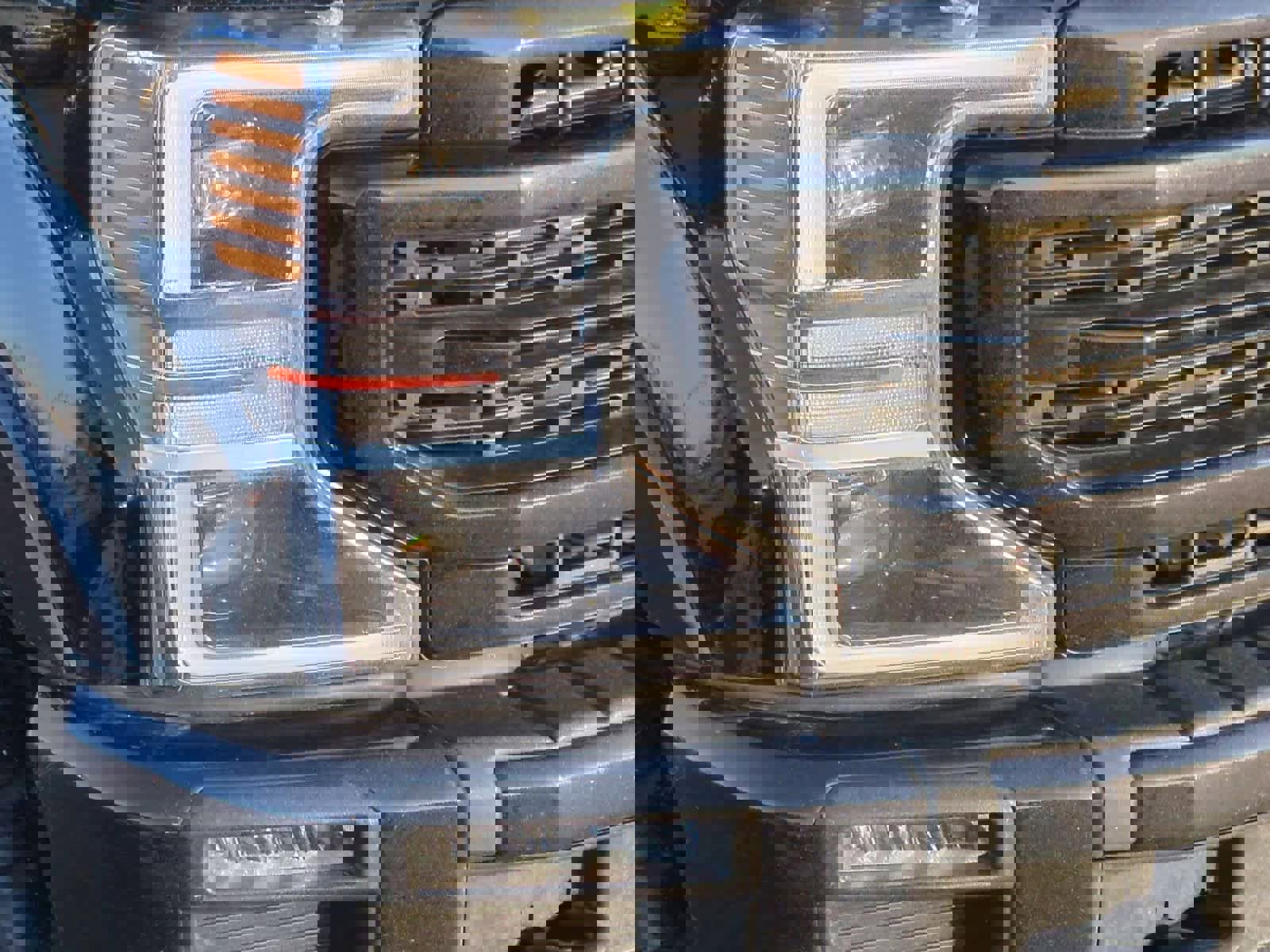 Certified 2022 Ford F350 Lariat w/ Tremor Off-Road Package image 11