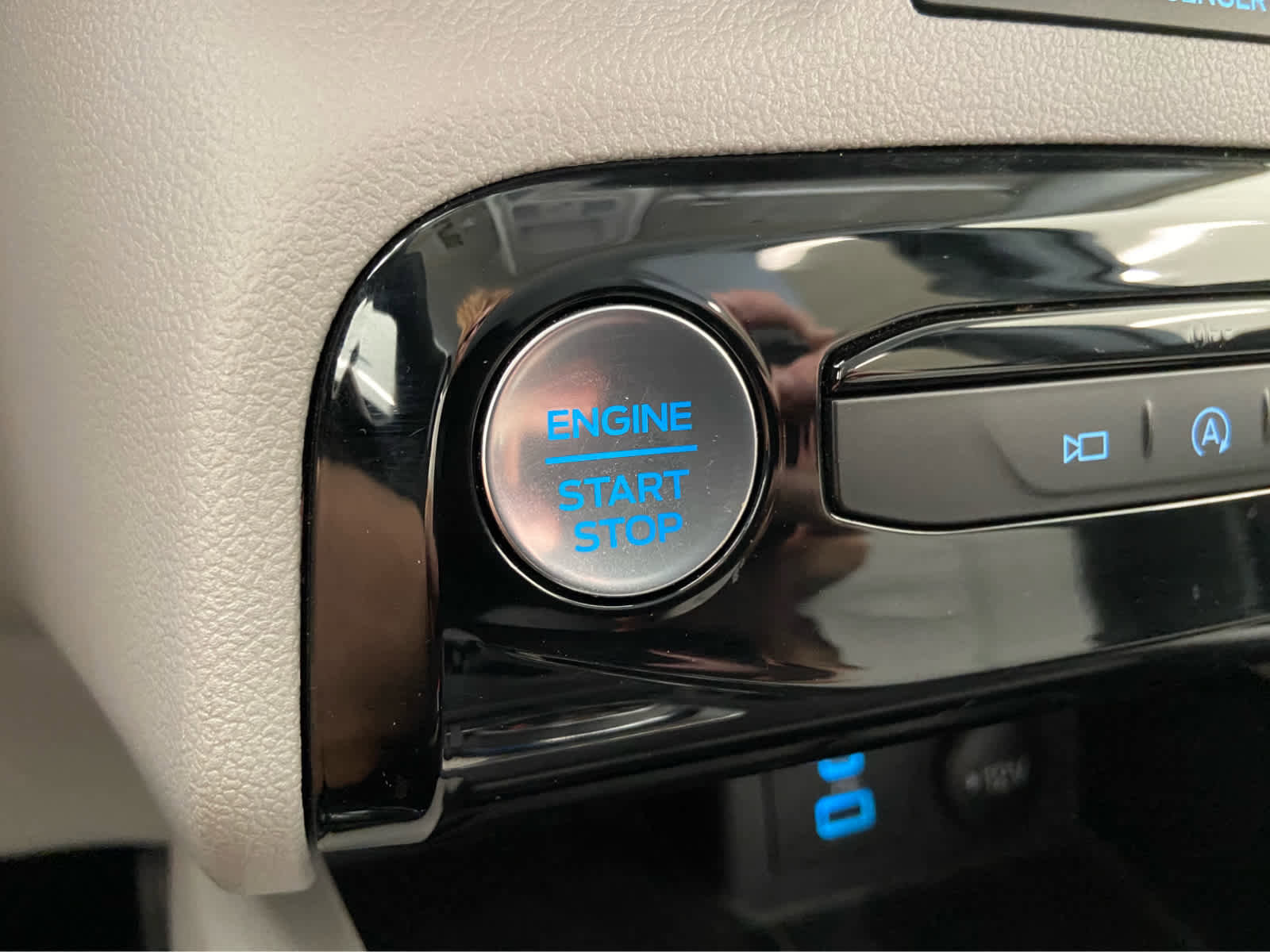 Used 2023 Ford Escape Active w/ Tech Pack #2 image 39