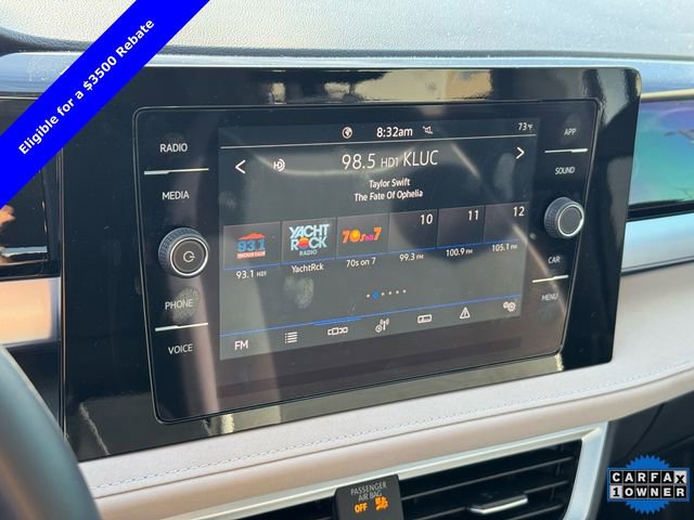 Certified 2025 Volkswagen Taos SE FWD image 19